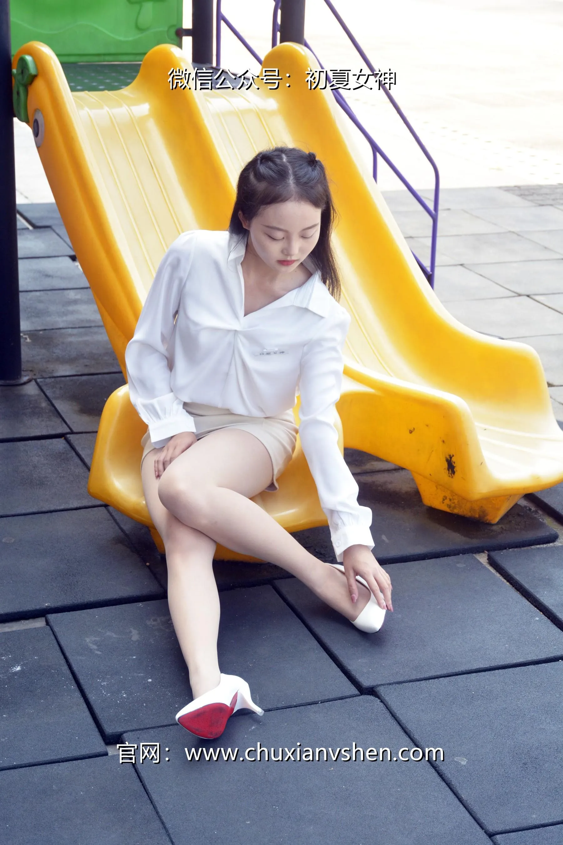 初夏女神 NO.035 双双 职场生涯 [140P]插图4